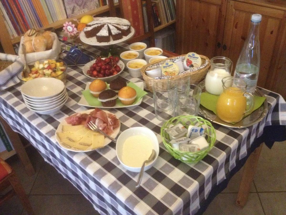 La Tana Del Ghiro Bed & Breakfast Porto Valtravaglia Eksteriør bilde